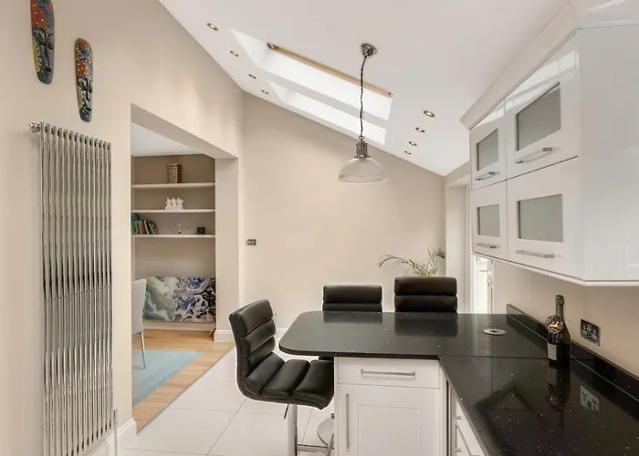 Cosy Luxurious Family Home